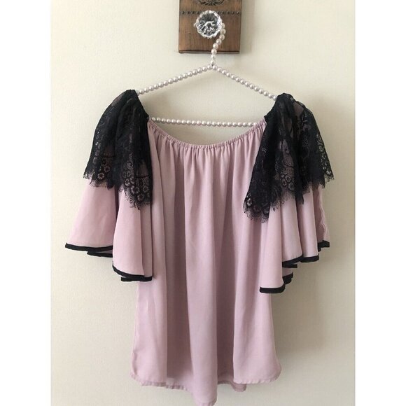 Entro Womens Size Medium Pink Blouse Black Lace Trim - Picture 1 of 4